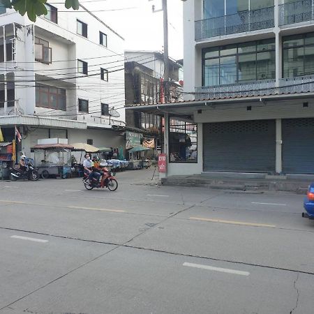 Appartamento Ben House Bangkok Esterno foto