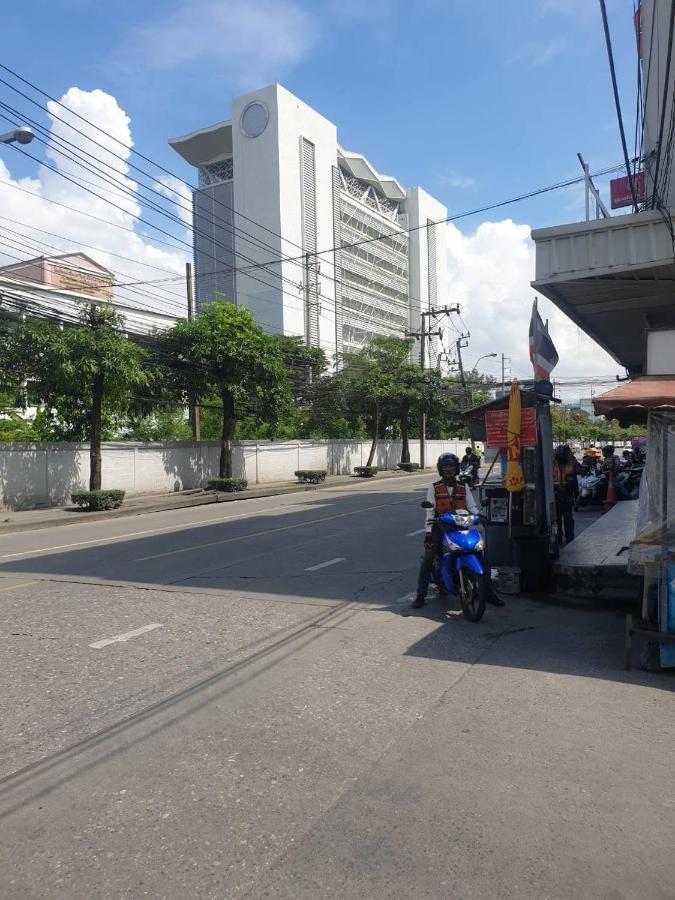 Appartamento Ben House Bangkok Esterno foto