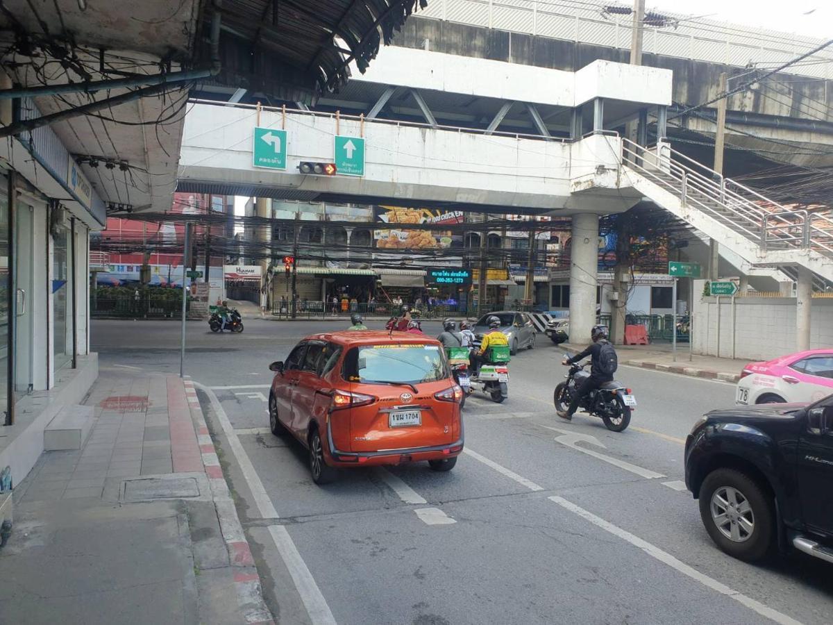 Appartamento Ben House Bangkok Esterno foto